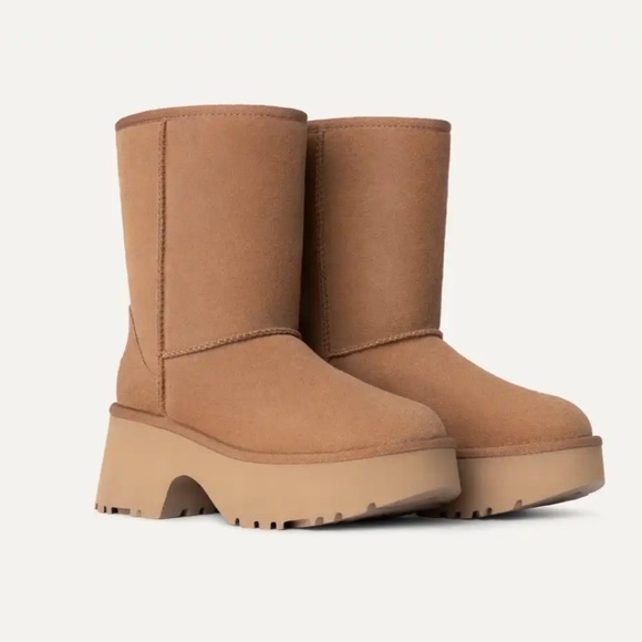 UGG‎ Classic Short New Heights - Picture 1 of 9